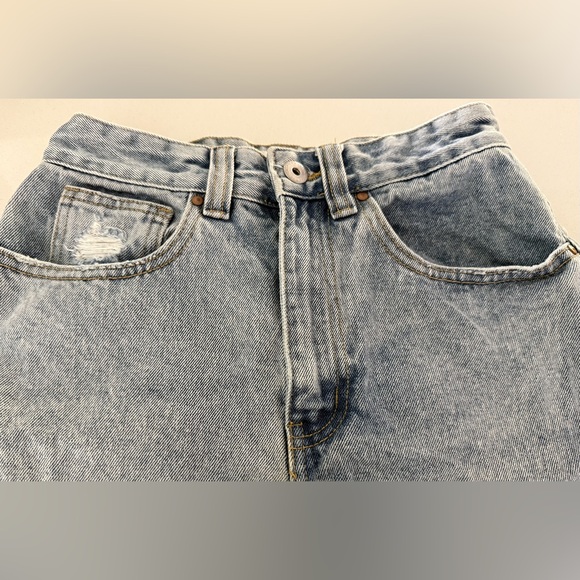 Women's Distressed Cotton: On High Rise Denim Shorts - Picture 3 of 9